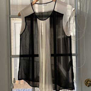 Womens DKNYC sheer shortsleeve Blouse style